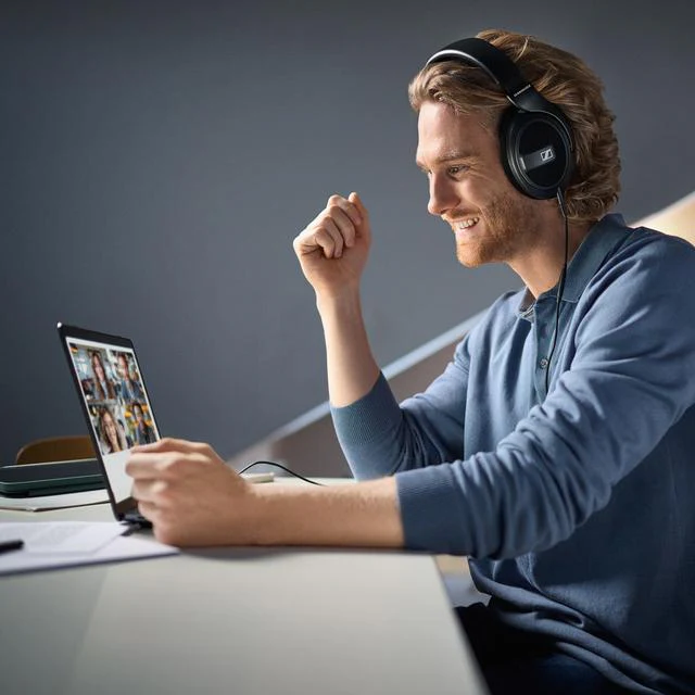 HD 569 Closed Back Over Ear Wired Audiophile Headphones - Image 7