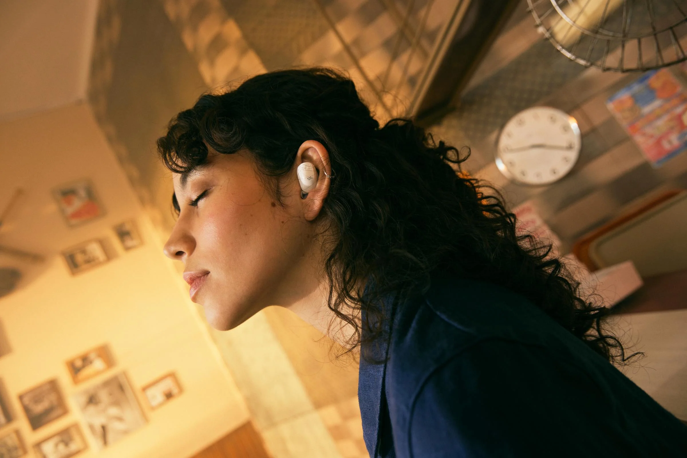 ACCENTUM True Wireless Bluetooth In-ear Headphones - Image 23