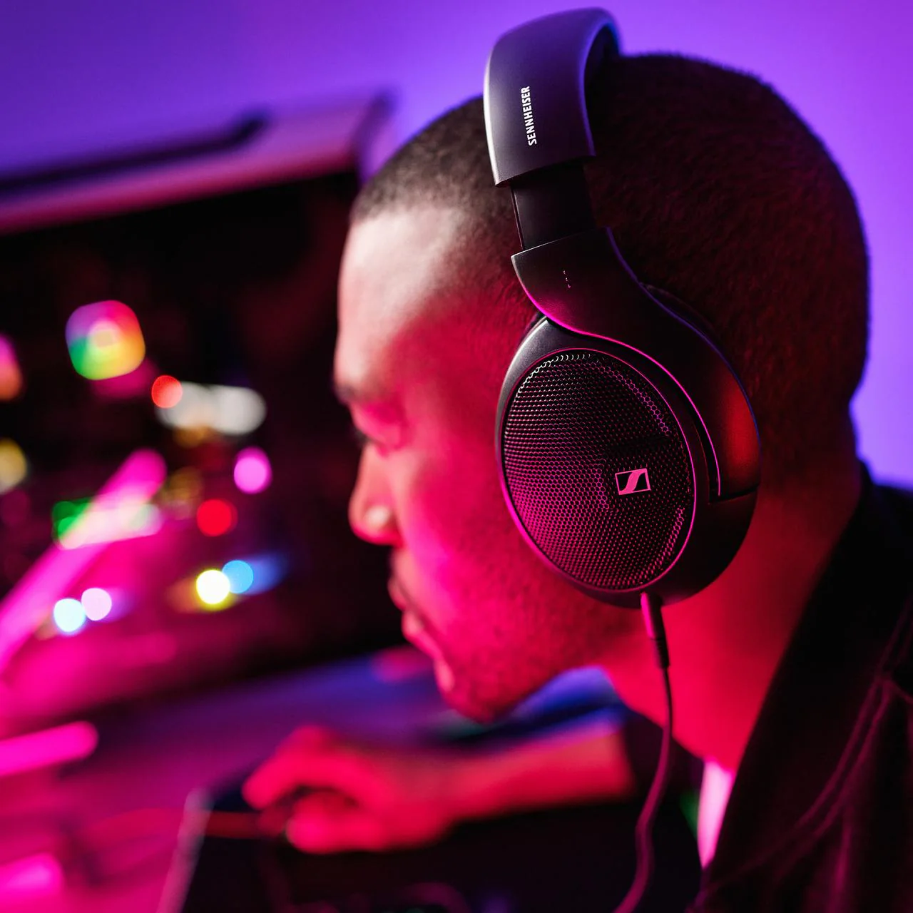 HD 560S Open Back Over Ear Wired Audiophile Headphones - Image 6