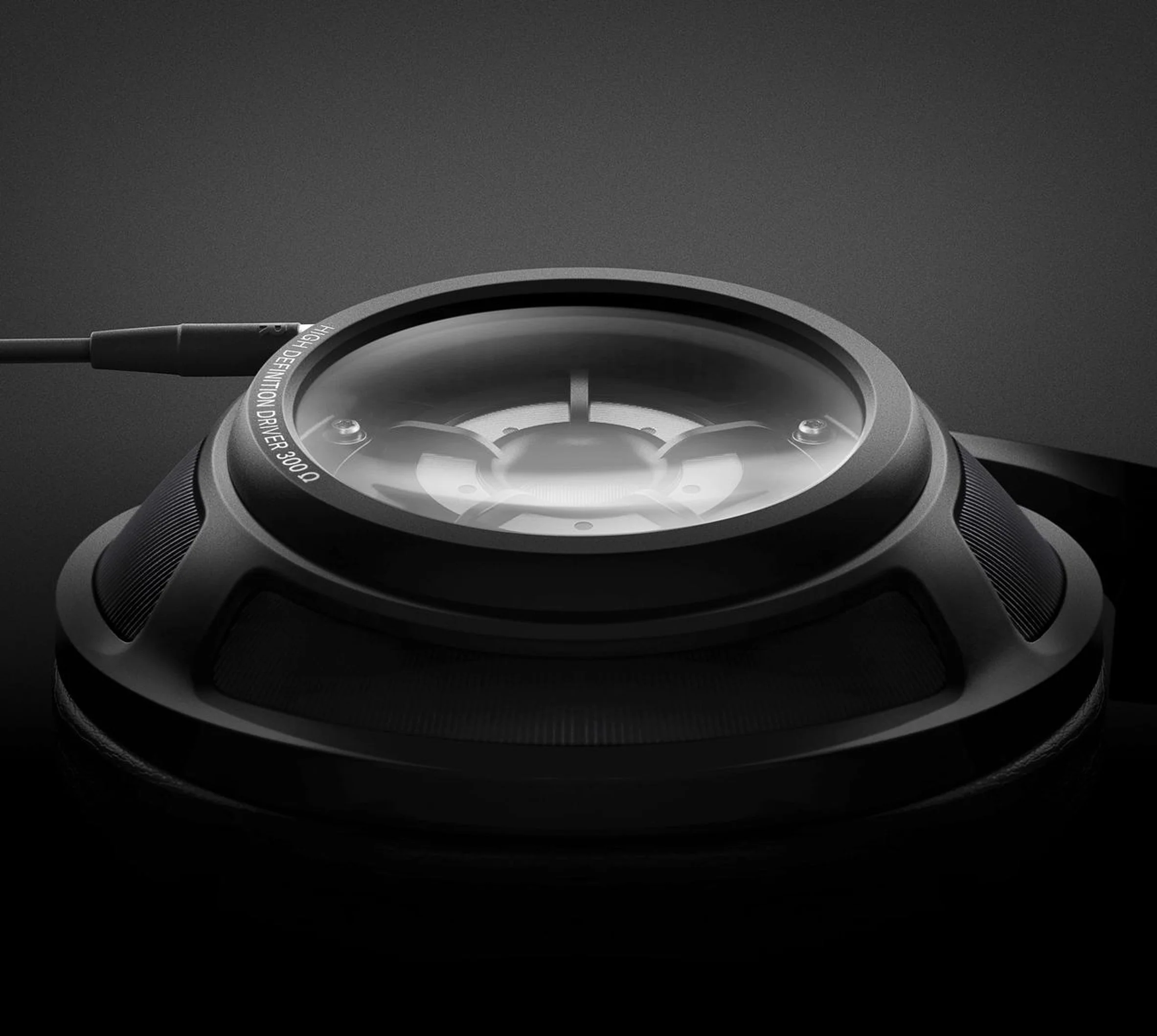 HD 820 Closed Back Over Ear Wired Audiophile Headphones - Image 4