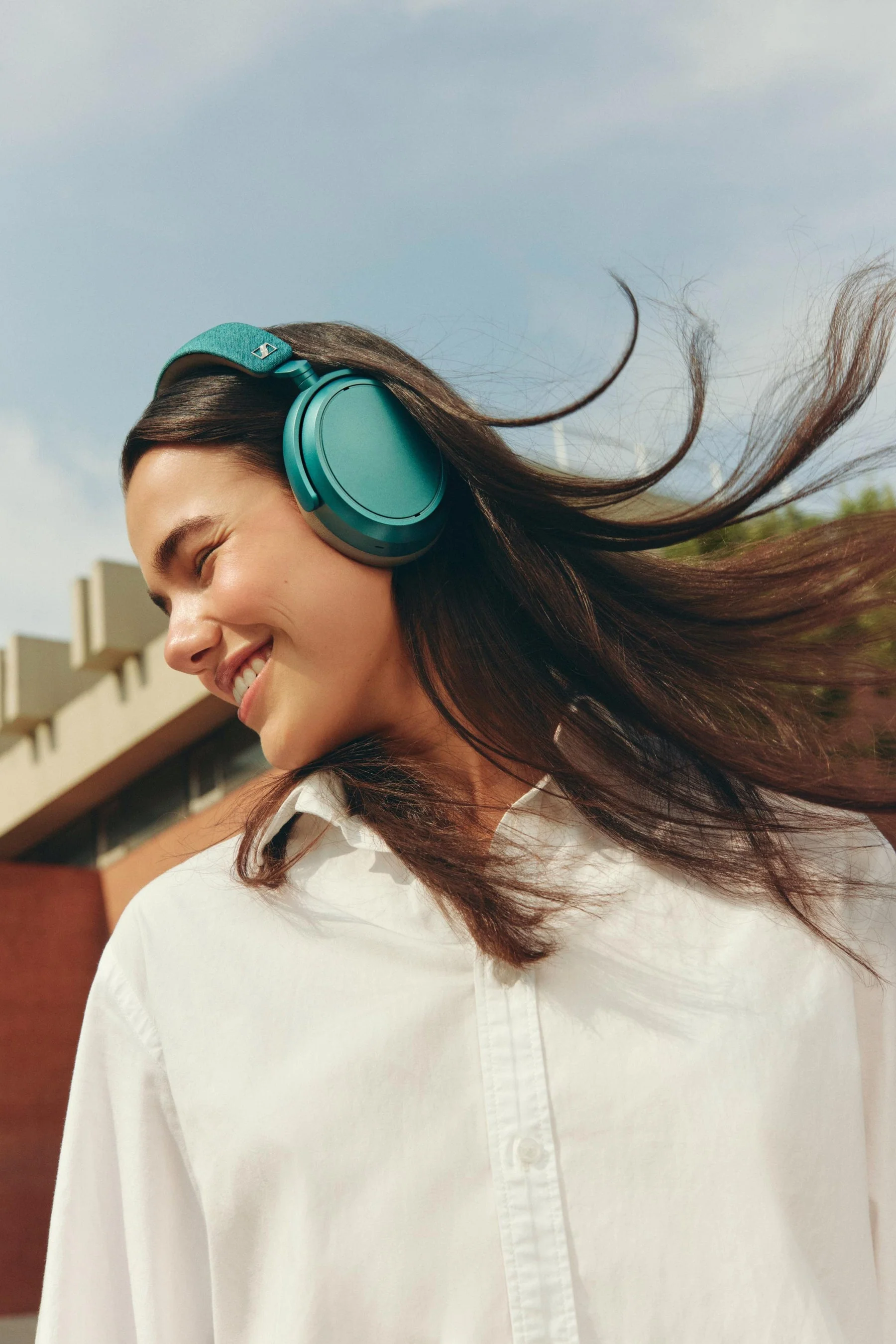 MOMENTUM 4 Bluetooth Over-ear Headphones - Image 43